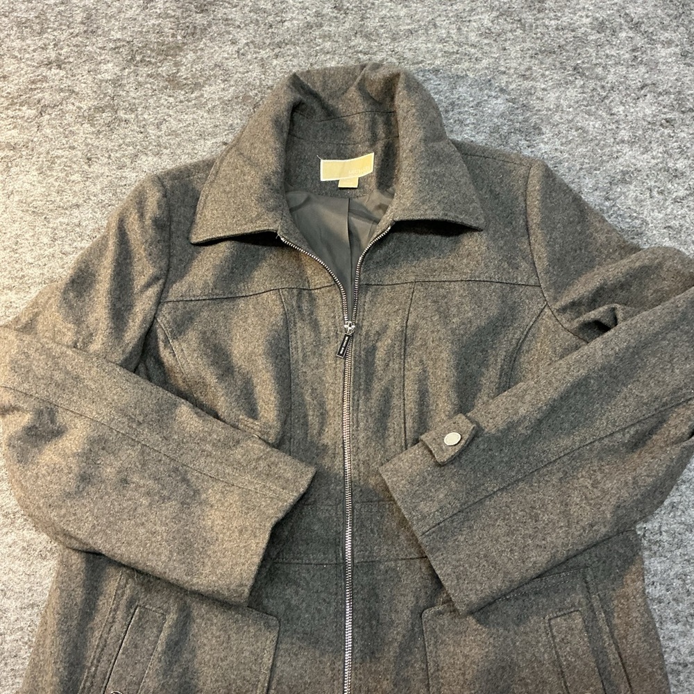 Michael Kors Wool Blend Women’s Luxurious Gray Zip Up Pea Coat Size XL - Picture 2 of 5